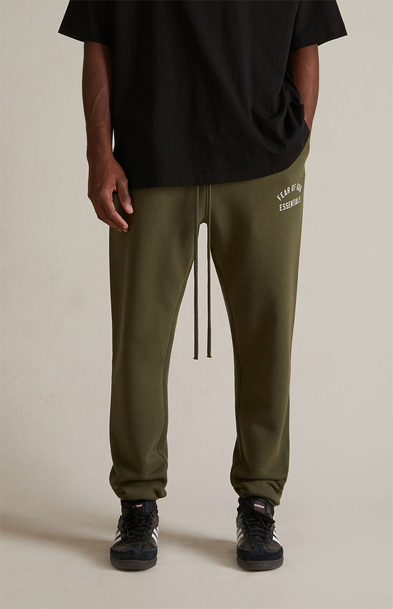 FLEECE ESSENTIAL SWEATPANT - MILITARY