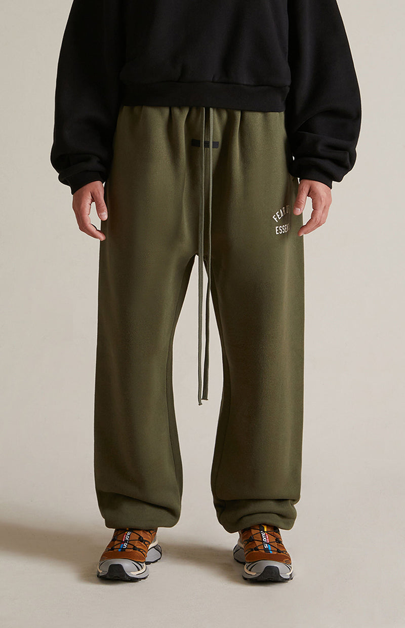 FLEECE ESSENTIAL SWEATPANT - MILITARY