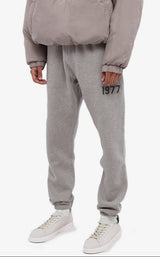 SWEATPANTS DARK OATMEAL 1977 LOGO