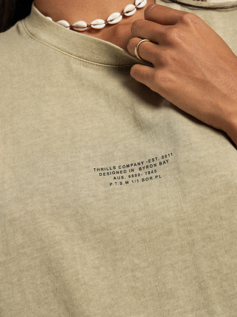 ESTABLISHED MERCH FIT TEE VINTAGE KHAKI