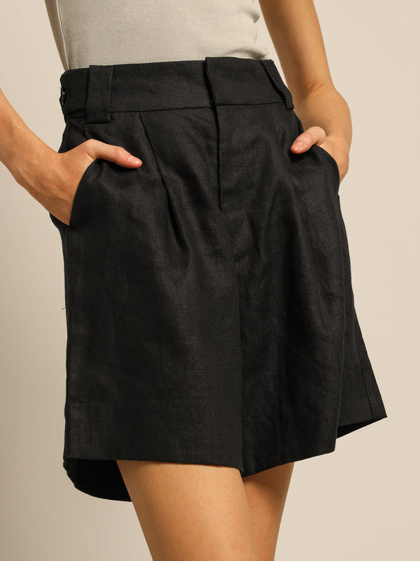 ZOE SHORT MERCH BLACK