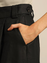 ZOE SHORT MERCH BLACK