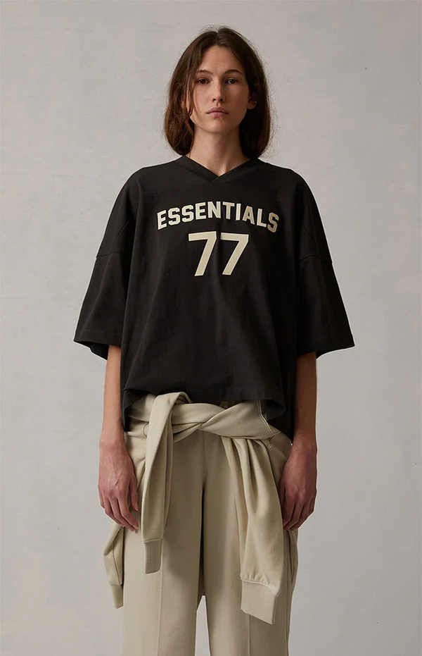 ESSENTIALS FOOTBALL TEE