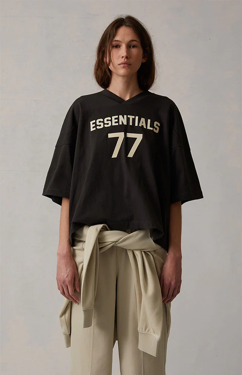 ESSENTIALS FOOTBALL TEE