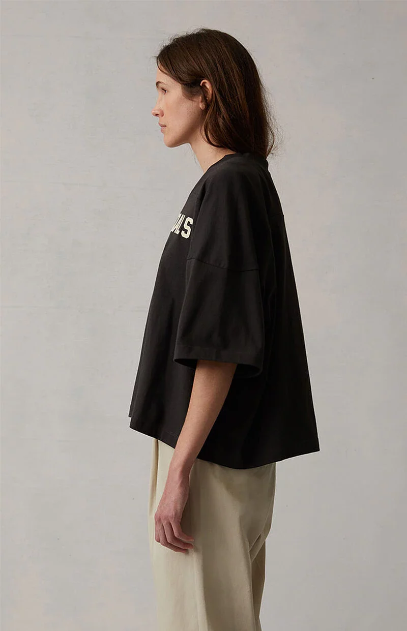 ESSENTIALS FOOTBALL TEE