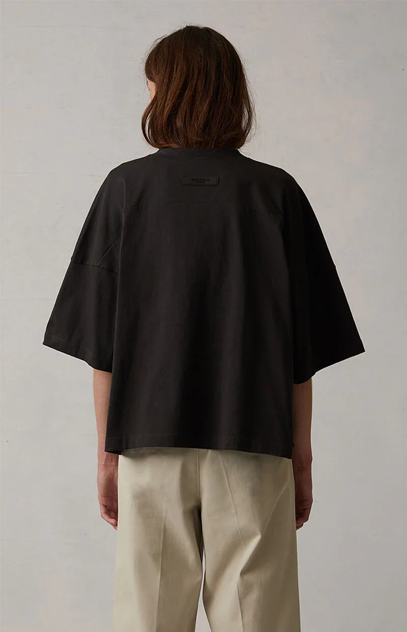 ESSENTIALS FOOTBALL TEE