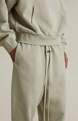 RELAXED FLEECE SWEATPANT - ABBEY STONE