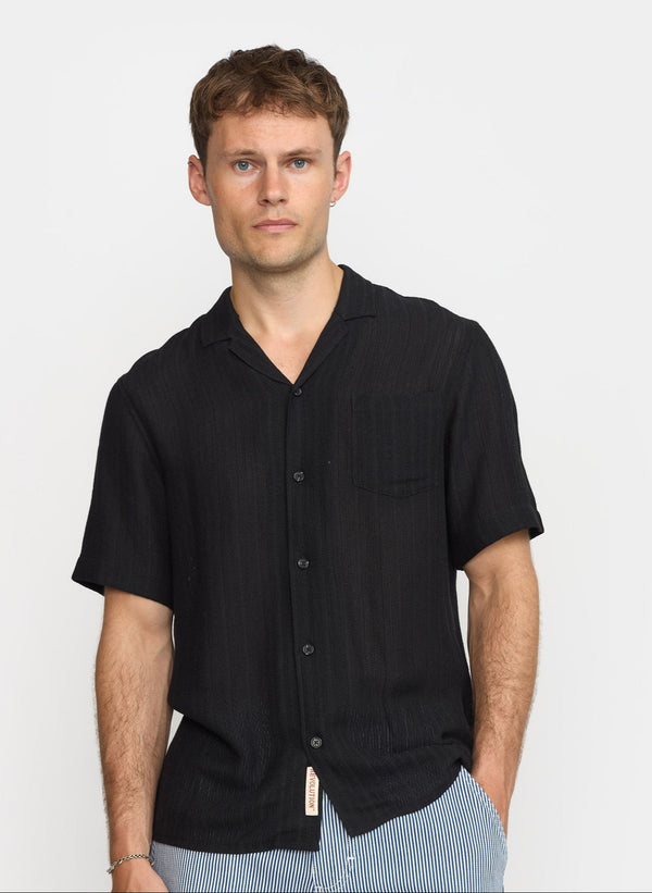 SHORT-SLEEVED CUBAN BLACK