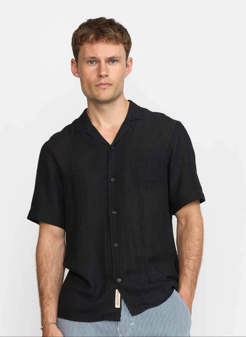 SHORT-SLEEVED CUBAN BLACK
