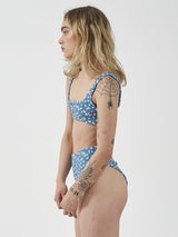 ASTER PARALLEL BIKINI TOP POWDER BLUE