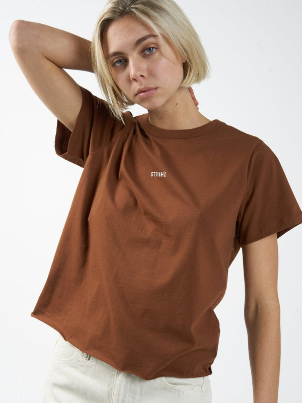 MINIMAL THRILLS RELAXED TEE CEMENT