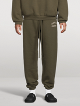 FLEECE ESSENTIAL SWEATPANT - MILITARY