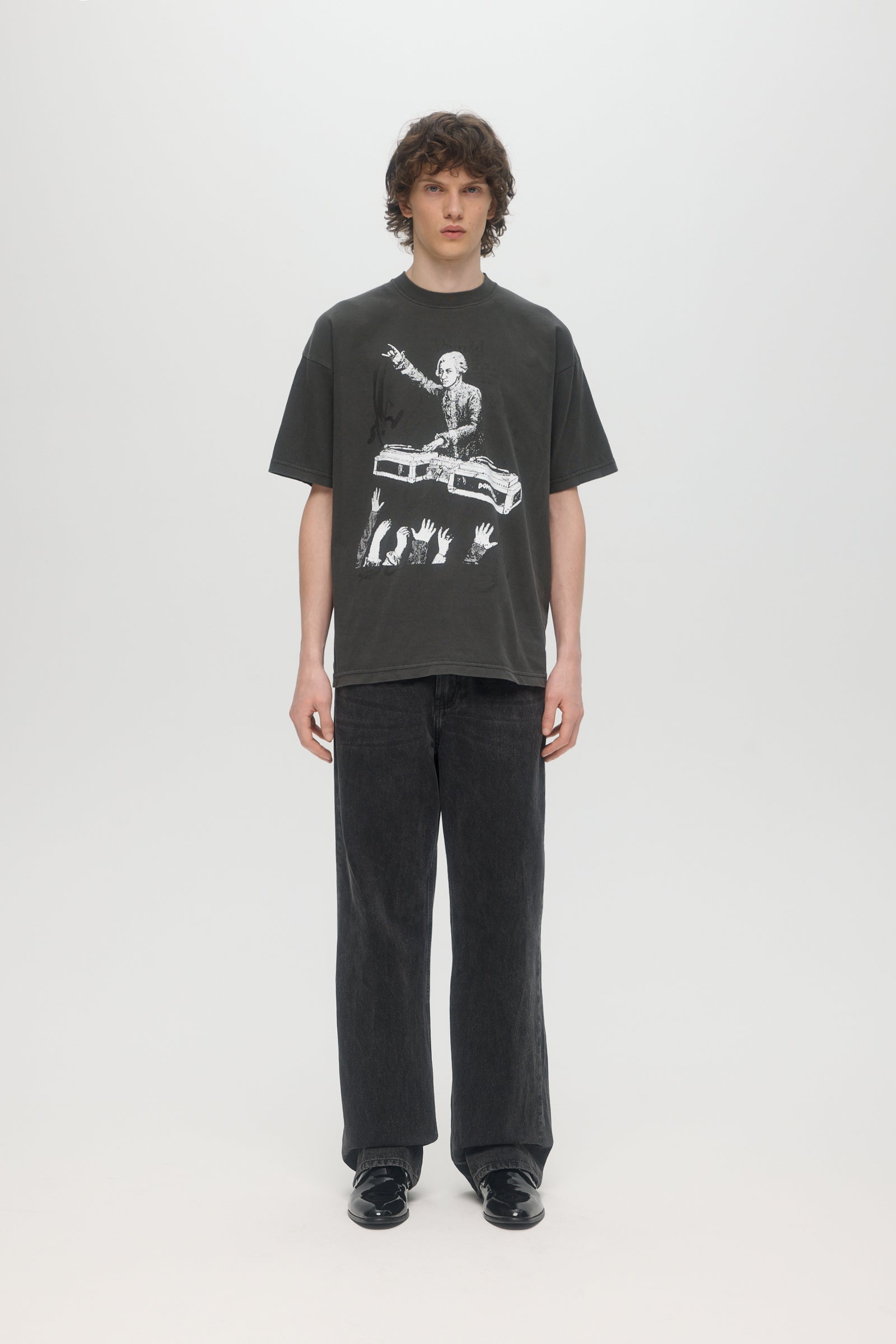 MOZART T-SHIRT - FADED BLACK – TrashTLV