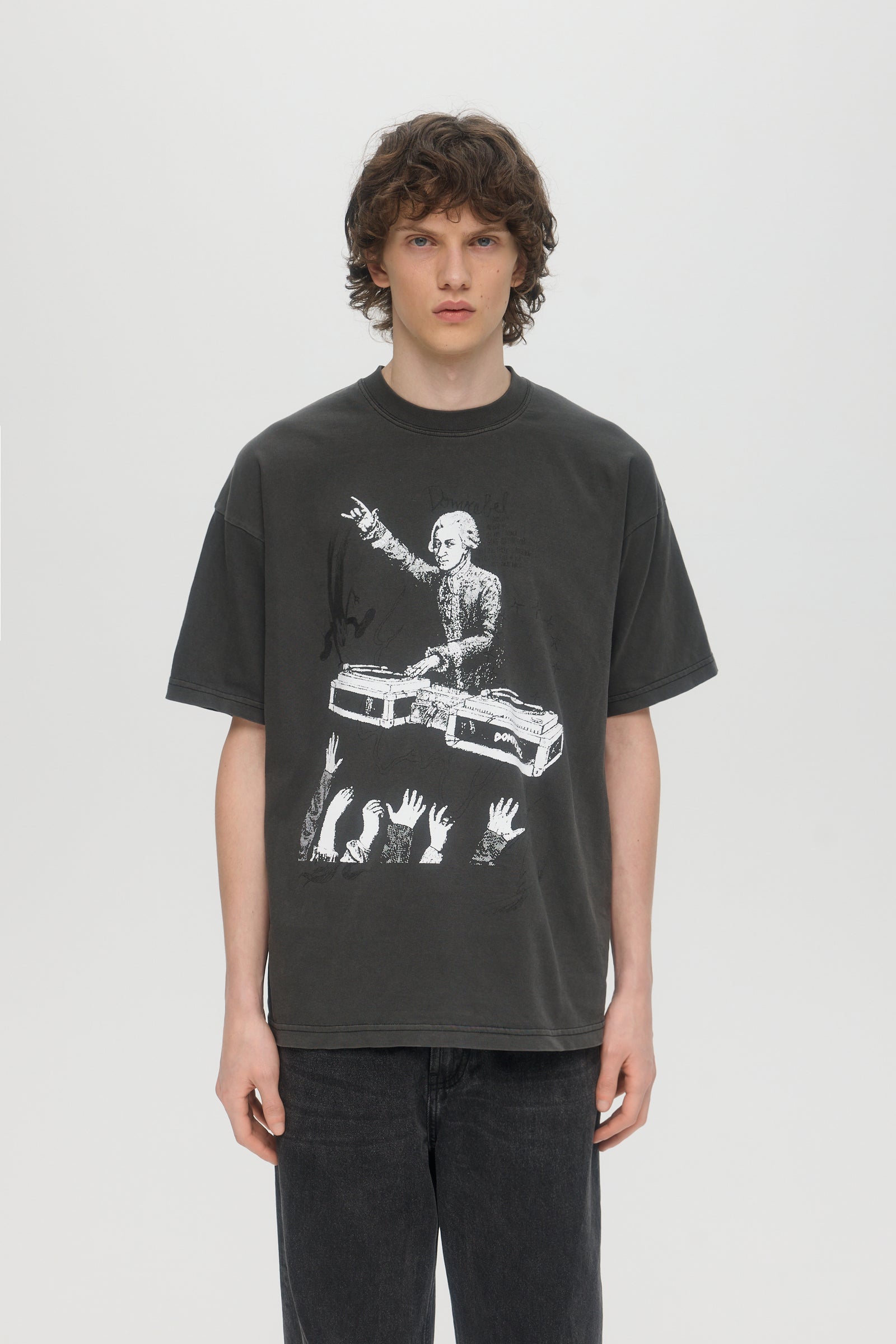 MOZART T-SHIRT - FADED BLACK – TrashTLV