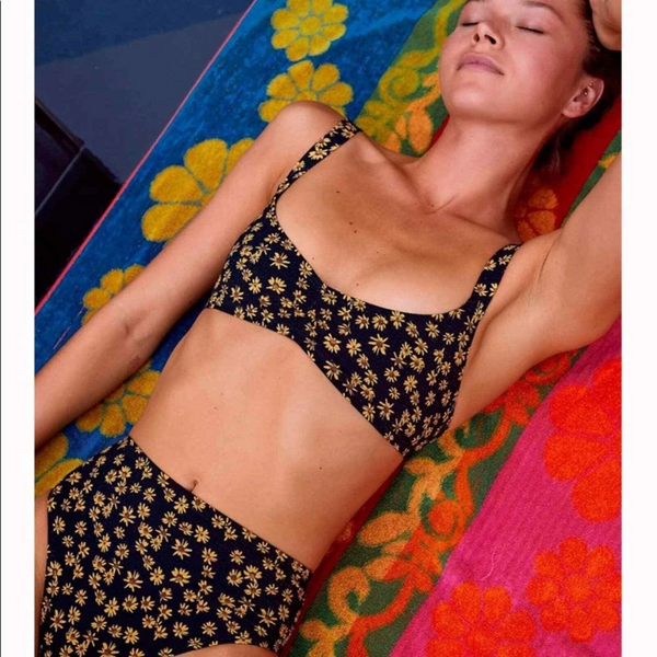 DAISY CROP BIKINI TO MERCH BLACK